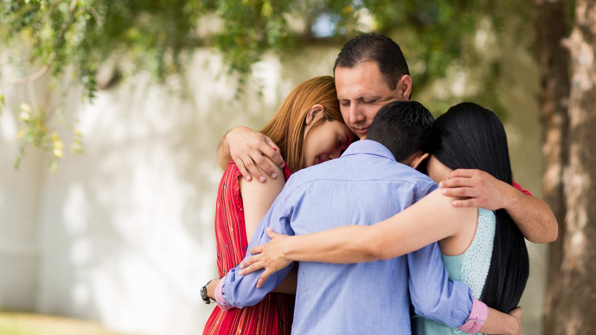 Familia latina experimentando estigma en el autismo