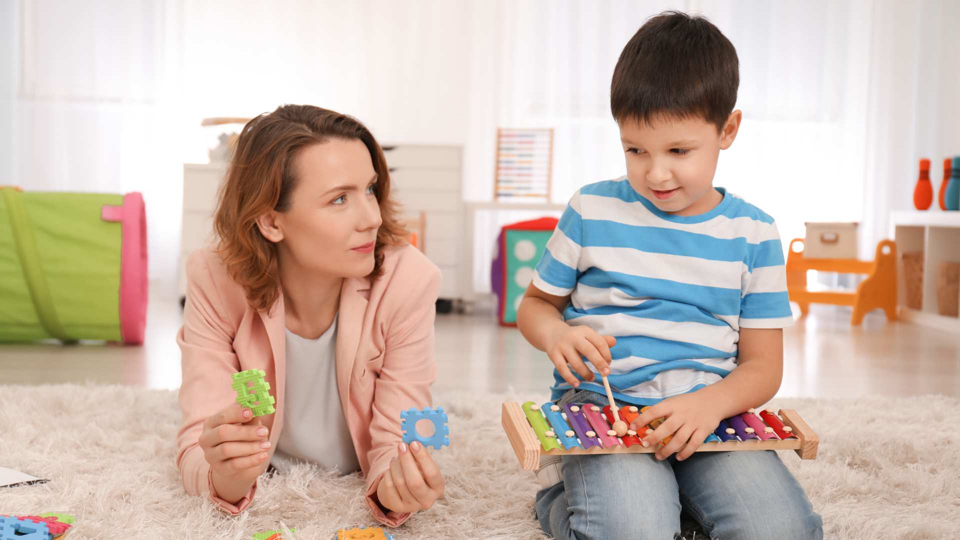 Niño en pruebas de Diagnóstico de Autismo