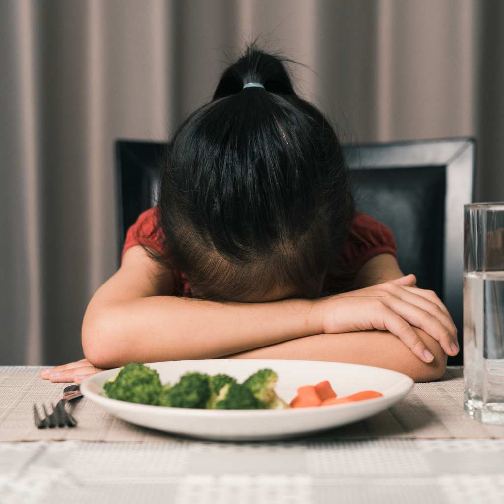Niña con autismo con adversión a la comida